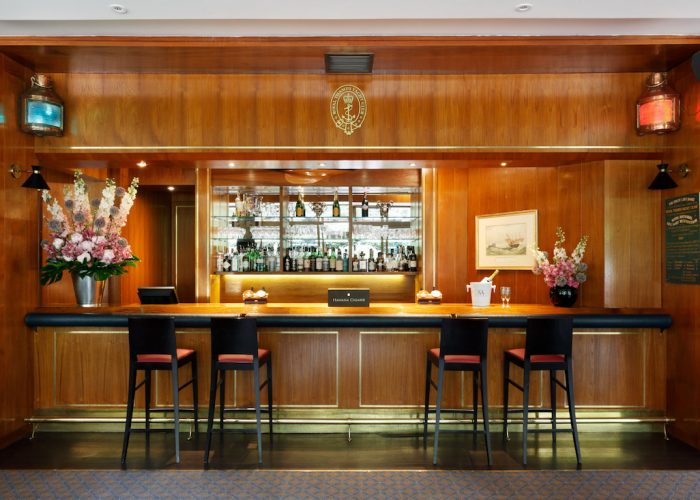 royal thames yacht club restaurant